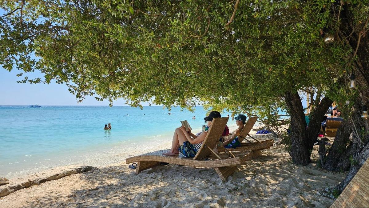 Villa Penyu Gili Trawangan Extérieur photo